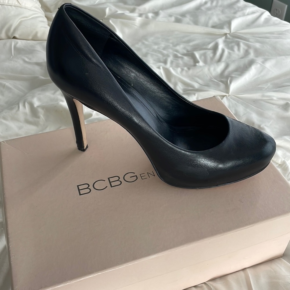 BCBG black leather pumps